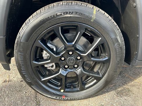 New 2026 Jeep Compass Latitude image 11