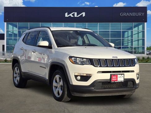 Used 2021 Jeep Compass Latitude image 3