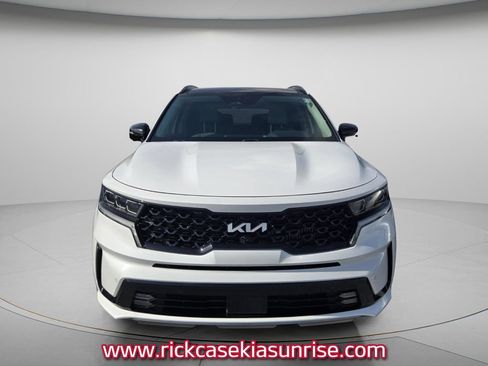 Used 2023 Kia Sorento SX AWD/4WD image 3