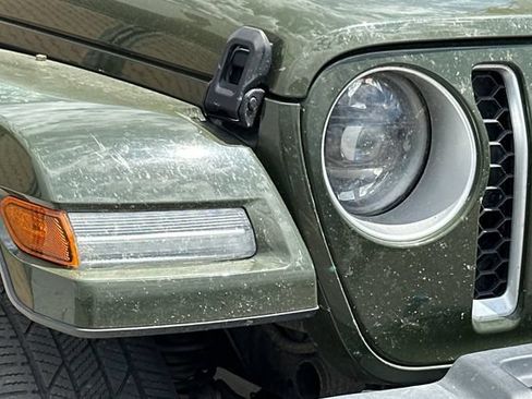 Used 2023 Jeep Wrangler Unlimited Sahara AWD/4WD image 10