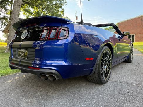 Used 2014 Ford Mustang Shelby GT500 w/ Equipment Group 821A RWD image 39
