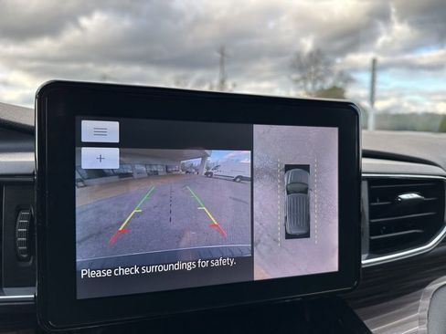 Used 2022 Ford Explorer Limited w/ Equipment Group 301A image 24