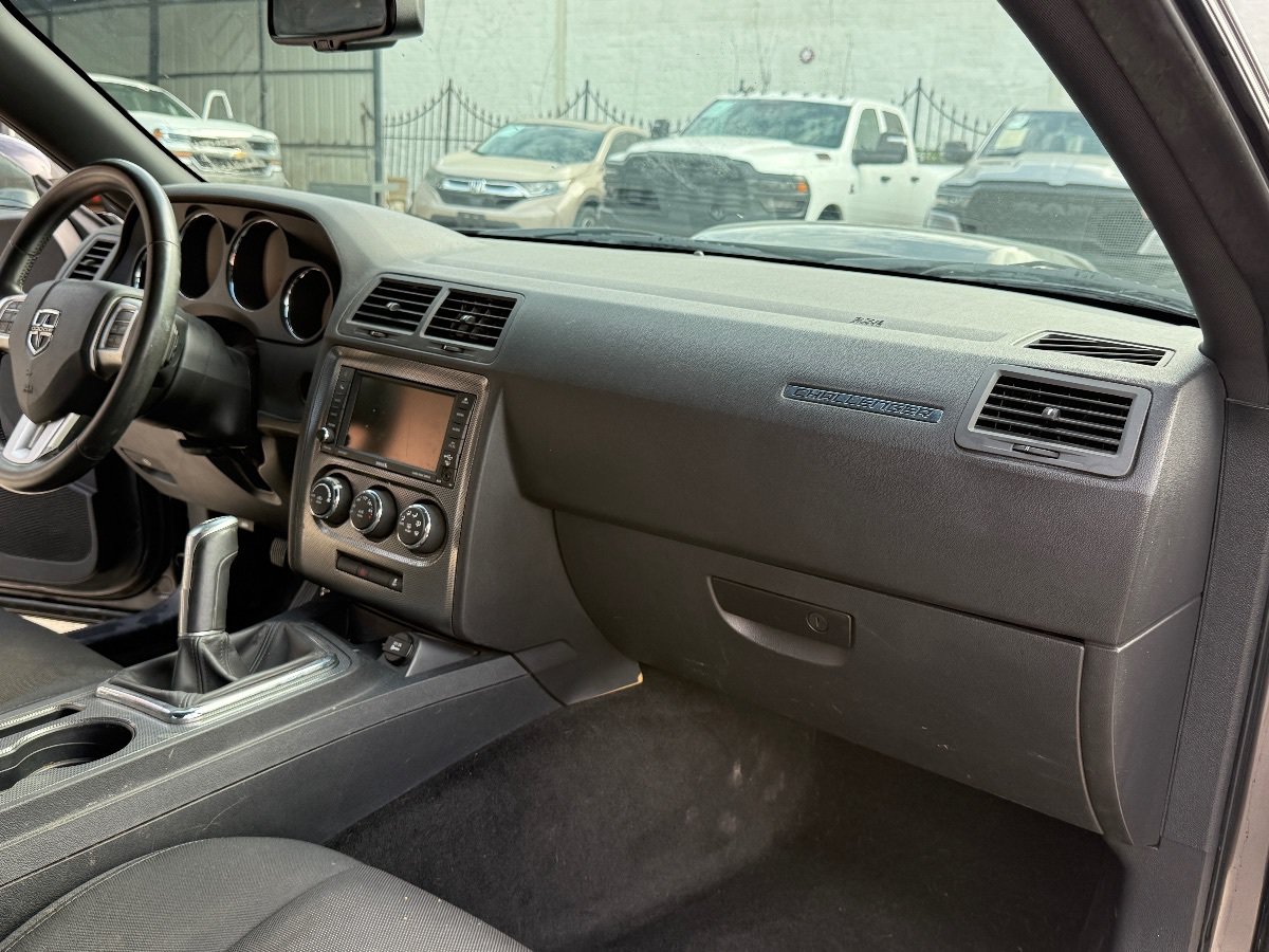 Used 2014 Dodge Challenger R/T RWD image 14