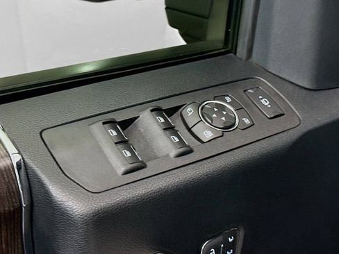 Used 2020 Ford F350 Lariat w/ Lariat Ultimate Package image 18