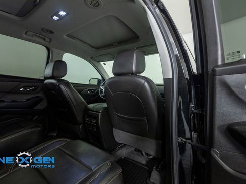 Used 2020 Chevrolet Traverse Premier FWD image 38