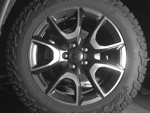 Used 2025 Jeep Compass Trailhawk AWD/4WD image 14