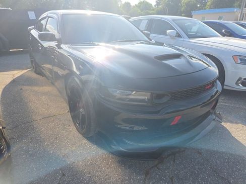Used 2022 Dodge Charger Scat Pack w/ Plus Group RWD image 2