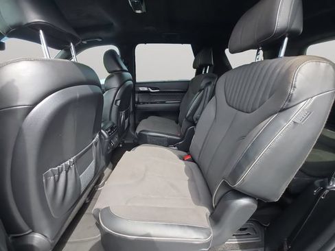 Used 2025 Hyundai Palisade Calligraphy AWD/4WD image 12
