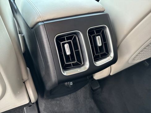 Certified 2025 Kia Sorento S image 31