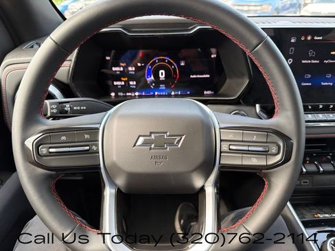 Used 2026 Chevrolet Colorado Z71 AWD/4WD image 17