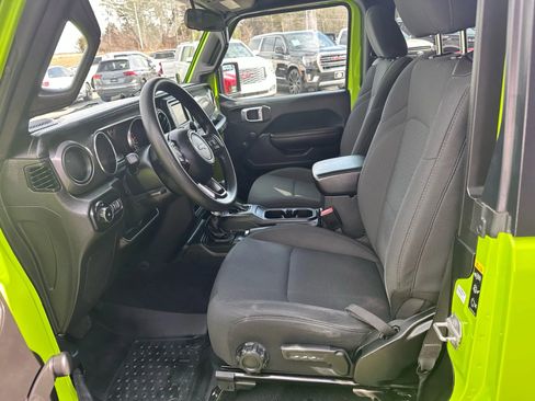 Used 2021 Jeep Wrangler Sport image 5