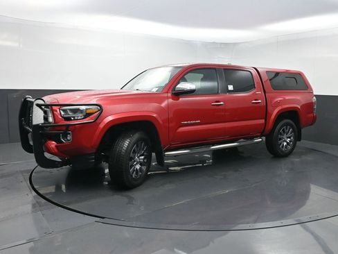 Used 2020 Toyota Tacoma Limited image 23