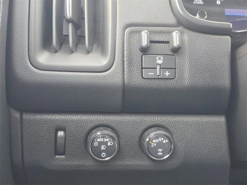 Used 2020 Chevrolet Colorado LT w/ Colorado RST Special Edition image 22