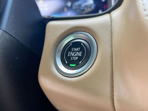 Certified 2023 Chevrolet Suburban Premier image 27