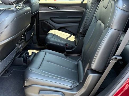 New 2025 Jeep Grand Cherokee L Limited image 30