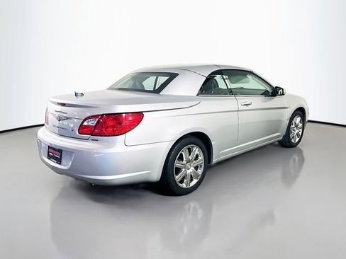 Used 2010 Chrysler Sebring Limited image 6
