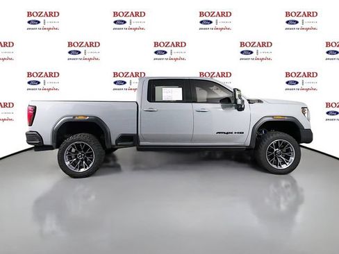 Used 2025 GMC Sierra 2500 AT4X AWD/4WD image 9