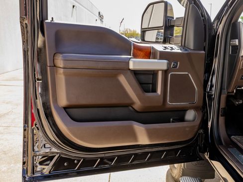 Used 2017 Ford F250 King Ranch w/ King Ranch Ultimate Package image 35