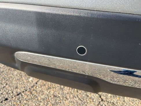 Used 2023 Chevrolet Equinox LT image 18