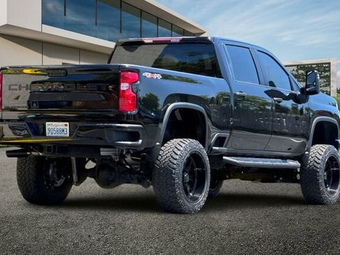Used 2022 Chevrolet Silverado 2500 Custom w/ Custom Value Package AWD/4WD image 4