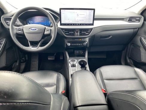 Used 2023 Ford Escape Platinum image 5