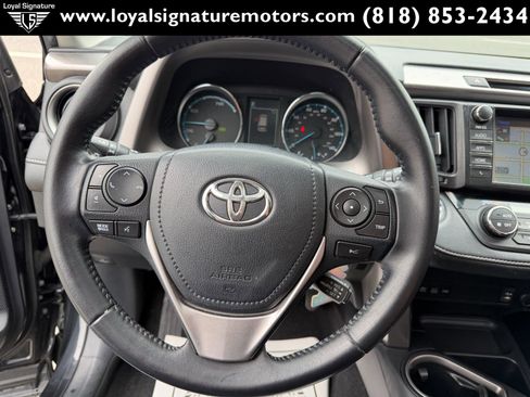 Used 2017 Toyota RAV4 XLE AWD/4WD image 24