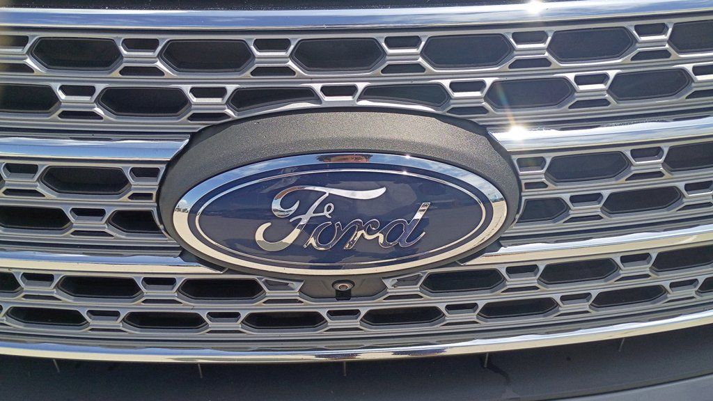 Used 2021 Ford Explorer Limited w/ Equipment Group 301A RWD image 14