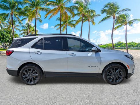 Certified 2022 Chevrolet Equinox RS w/ RS Leather Package FWD image 3
