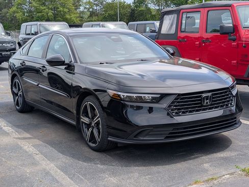 Used 2024 Honda Accord Sport image 5