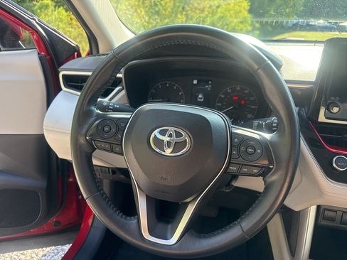 Used 2023 Toyota Corolla Cross LE FWD image 14