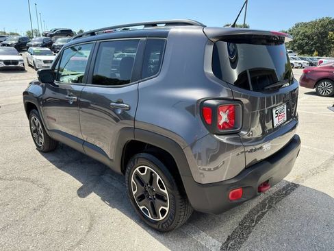 Used 2017 Jeep Renegade Trailhawk AWD/4WD image 5