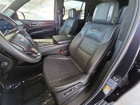 Certified 2023 Cadillac Escalade Premium Luxury Platinum image 20