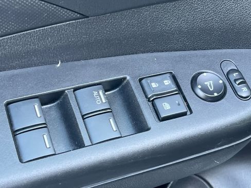 Used 2015 Honda CR-V LX image 13