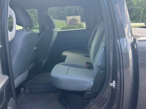 Used 2018 RAM 3500 Tradesman w/ Chrome Appearance Group AWD/4WD image 29