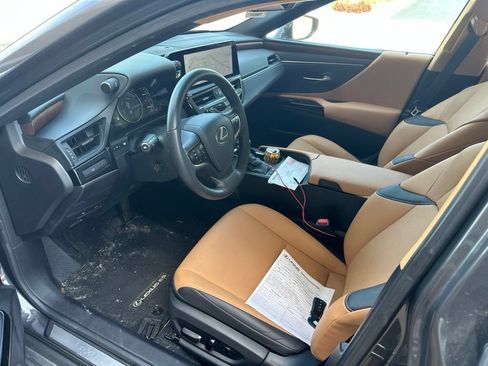 Used 2025 Lexus ES 300h w/ Premium Package FWD image 5