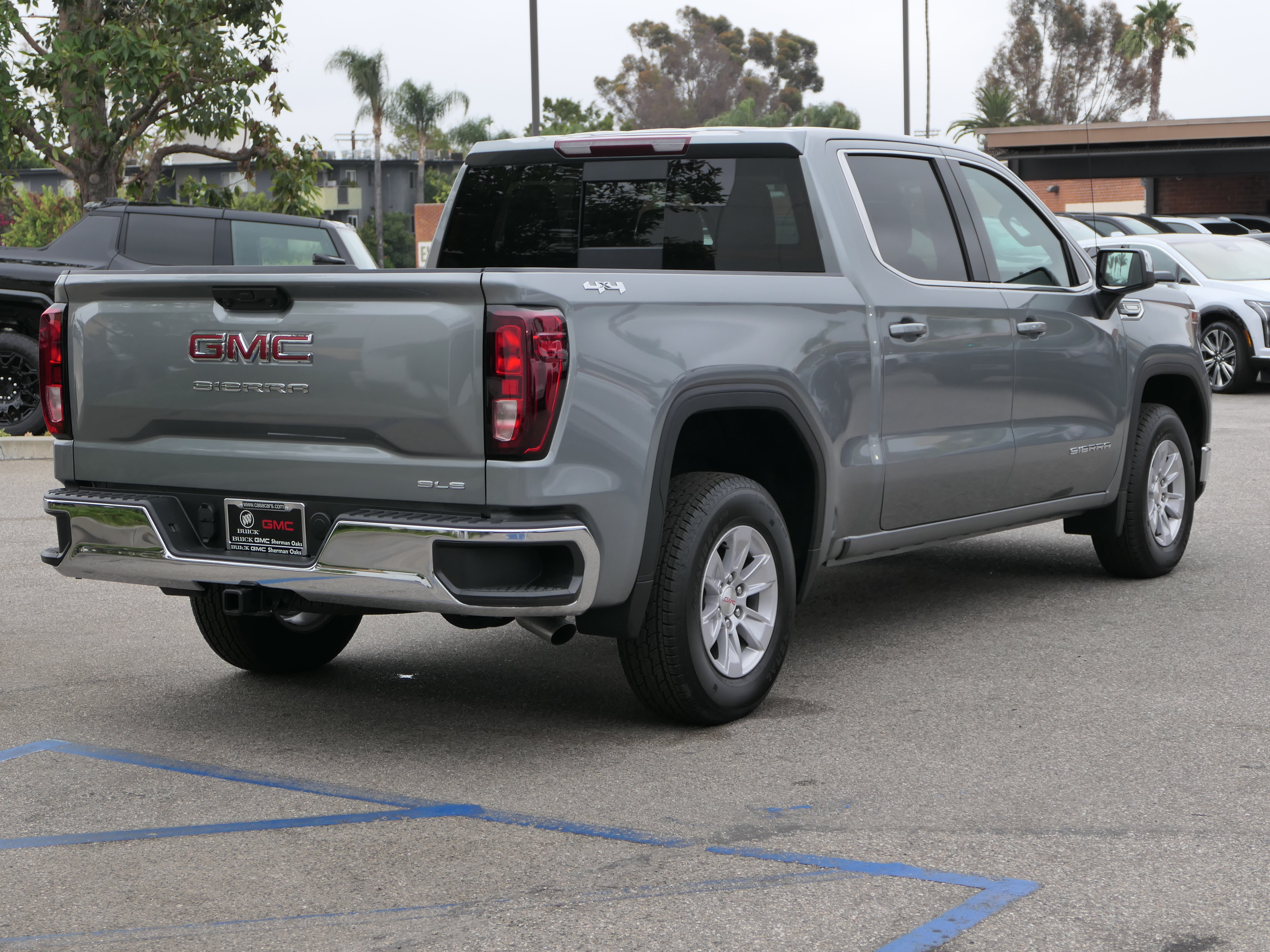 New 2026 GMC Sierra 1500 SLE w/ Preferred Package AWD/4WD image 5