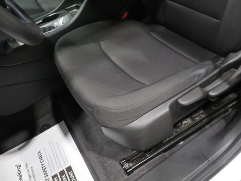 Used 2021 Chevrolet Malibu LS FWD image 11