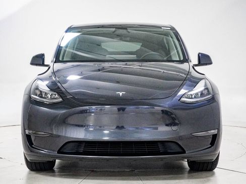 Used 2024 Tesla Model Y Long Range AWD/4WD image 16