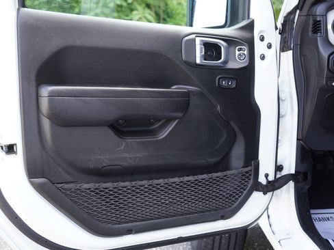 Used 2024 Jeep Wrangler Unlimited AWD/4WD image 13