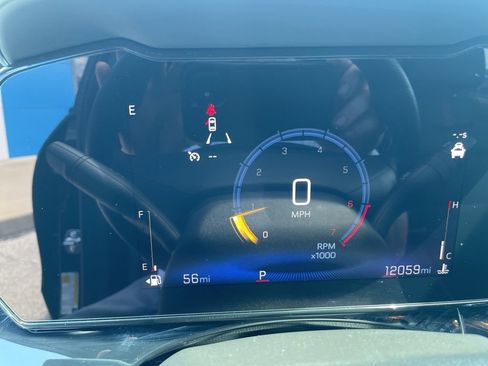 Used 2025 Chevrolet Trax RS FWD image 18