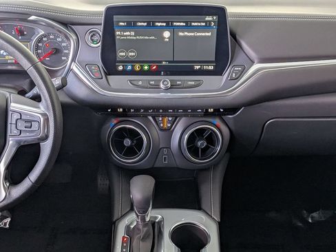 Used 2025 Chevrolet Blazer LT FWD image 19