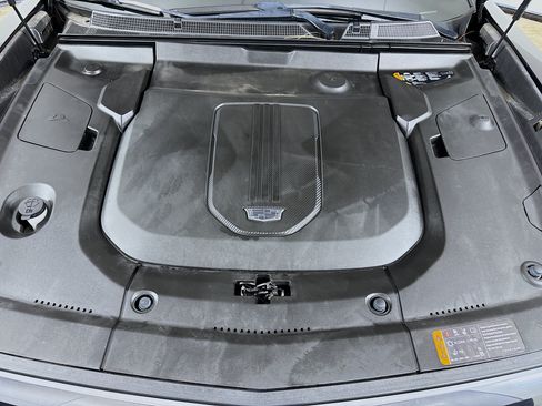 Used 2024 Cadillac Lyriq Sport RWD image 32