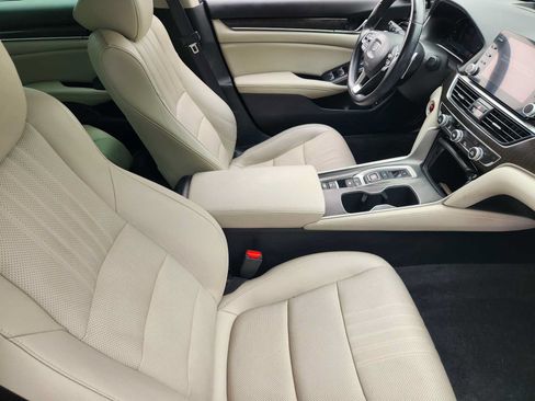 Used 2020 Honda Accord Touring image 13