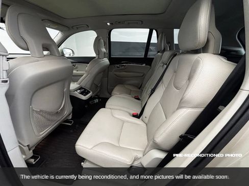 Used 2016 Volvo XC90 T6 Momentum w/ Momentum Plus Package AWD/4WD image 17