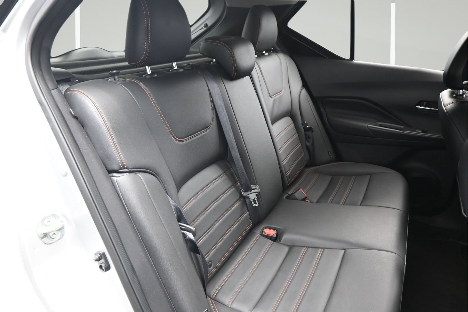 Used 2020 Nissan Kicks SR w/ SR Premium Package FWD image 13