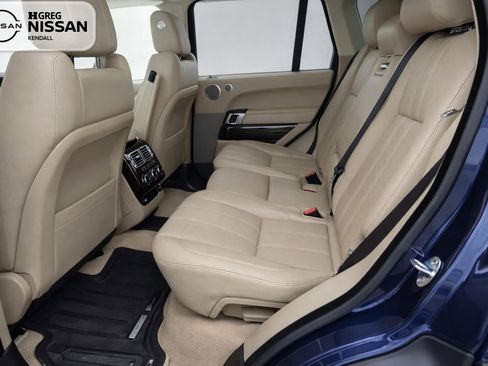Used 2017 Land Rover Range Rover HSE image 10