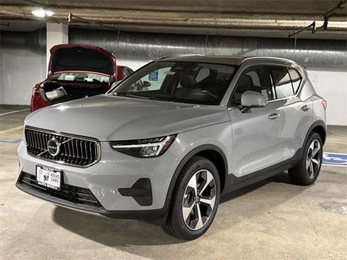 New 2025 Volvo XC40 B5 Core w/ Protection Package Premier AWD/4WD image 3