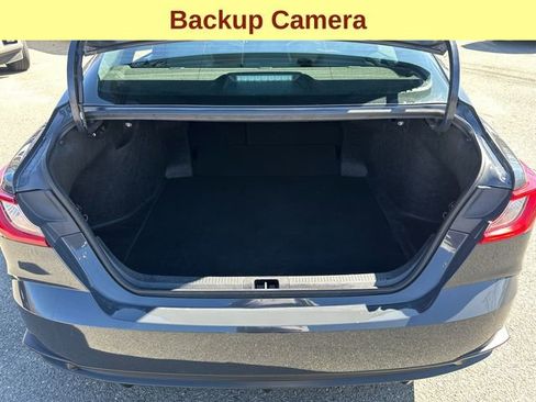 Used 2025 Toyota Camry SE FWD image 13