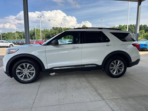 Certified 2023 Ford Explorer XLT w/ Equipment Group 202A AWD/4WD image 4