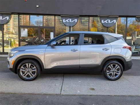 Certified 2023 Kia Seltos LX image 10